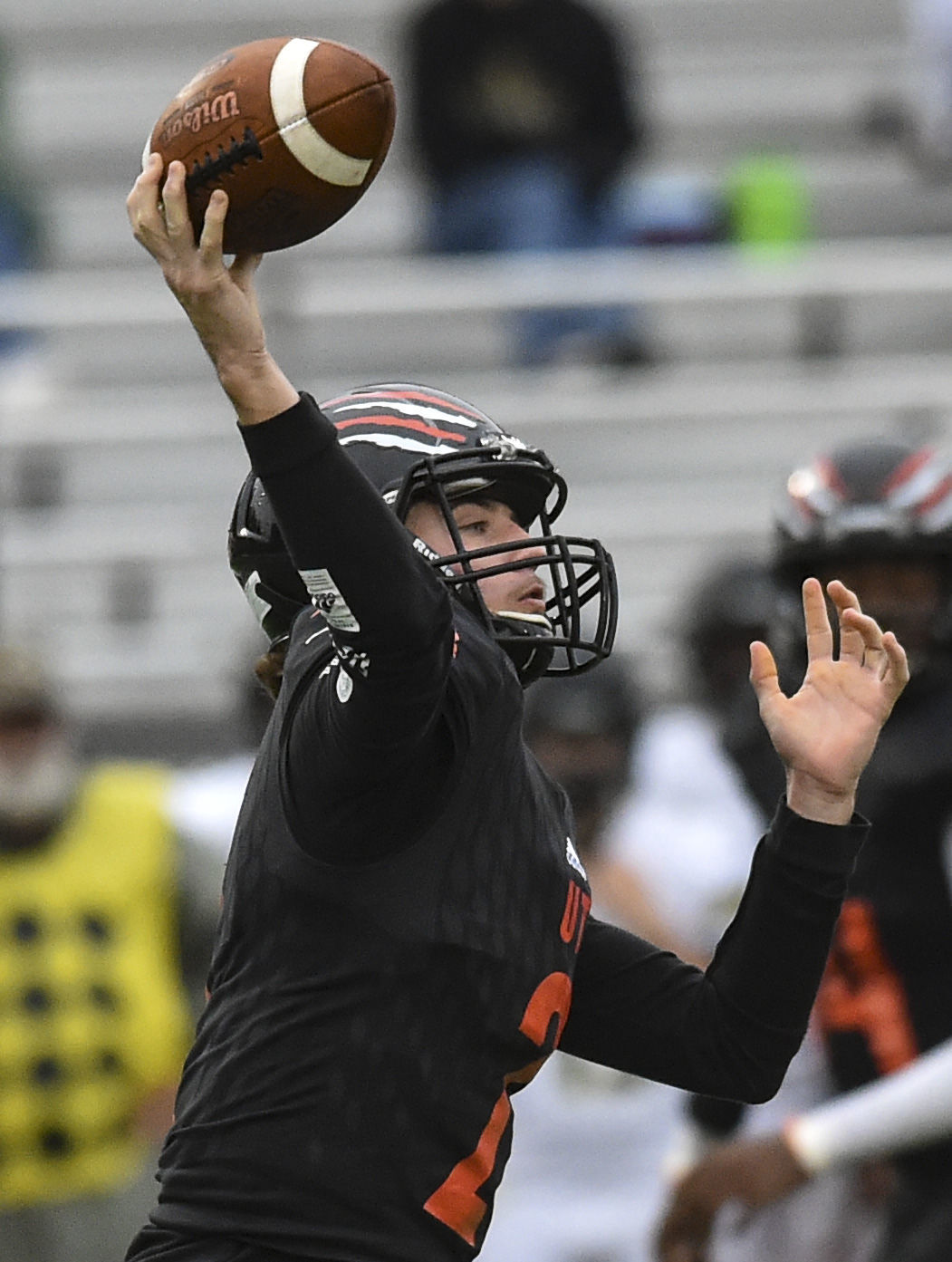 100618-ut-fb-10a.jpg